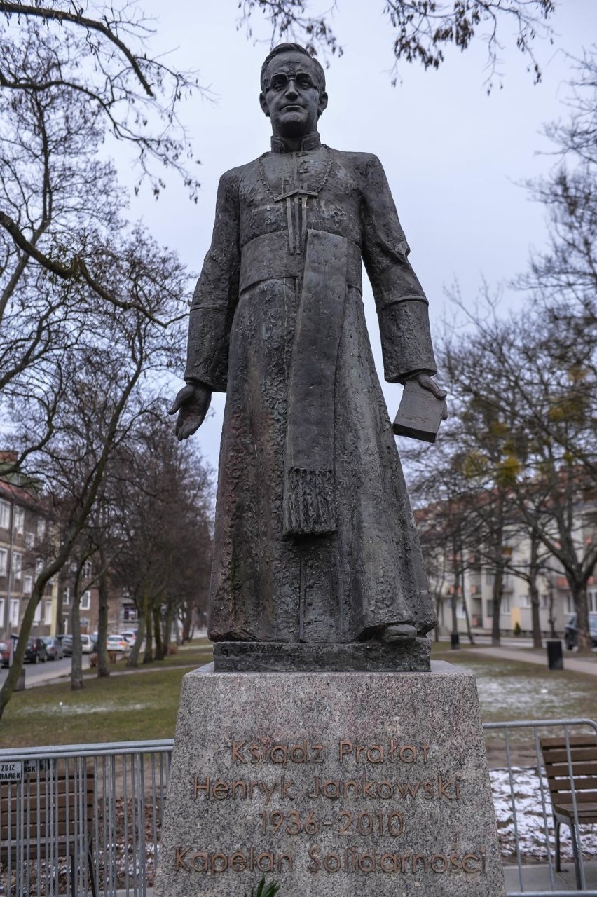 Pomnik prałata Henryka Jankowskiego został ponownie...