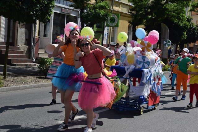 Święto Solan 2019 rozpoczął barwny korowód pod hasłem „Żyj Kolorowo”.