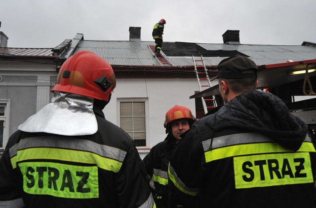 Dzięki błyskawicznej akcji strażaków pożar udało się szybko opanować.