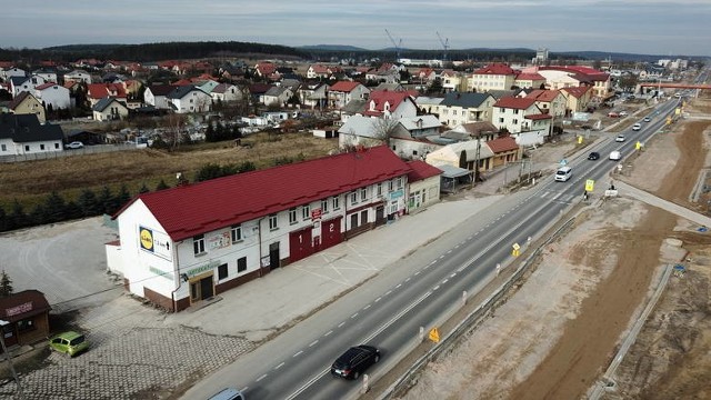 Budynek starej remizy musi zostać wyburzony ze względu na budowę obwodnicy Morawicy. Nowy obiekt stanie nieco dalej.