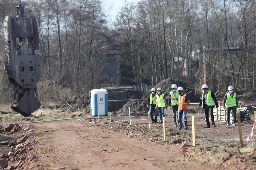 Symboliczny początek prac budowlanych na stawie Kalina