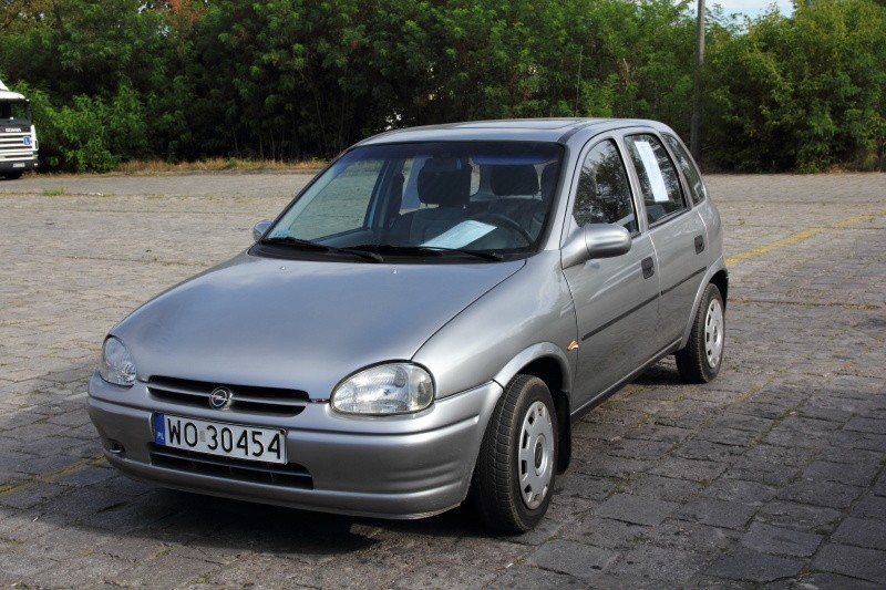 Opel Corsa, 1996 r., 1,4, autoalarm, centralny zamek, 3 tys....