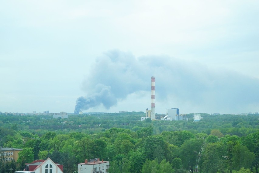 Pożar w Katowicach 13.05.2016. Pożar hali na ul. Żeliwnej