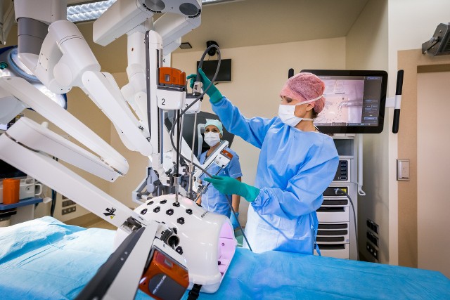 Do 7 listopada w Centrum Onkologii w Bydgoszczy przeprowadzono 13 operacji prostaty z użyciem robota da Vinci.W skali miesiąca będzie ich prawie 30.