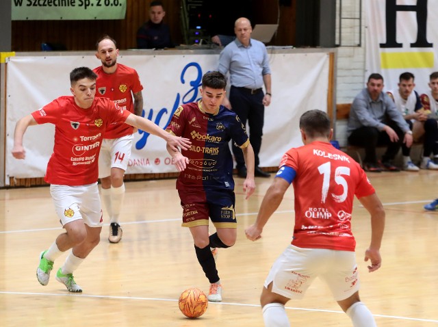 Futsal Szczecin, przy odpowiednim układzie wyników, i swoich dwóch zwycięstwach, może na koniec roku być na 3. miejscu w tabeli I ligi.