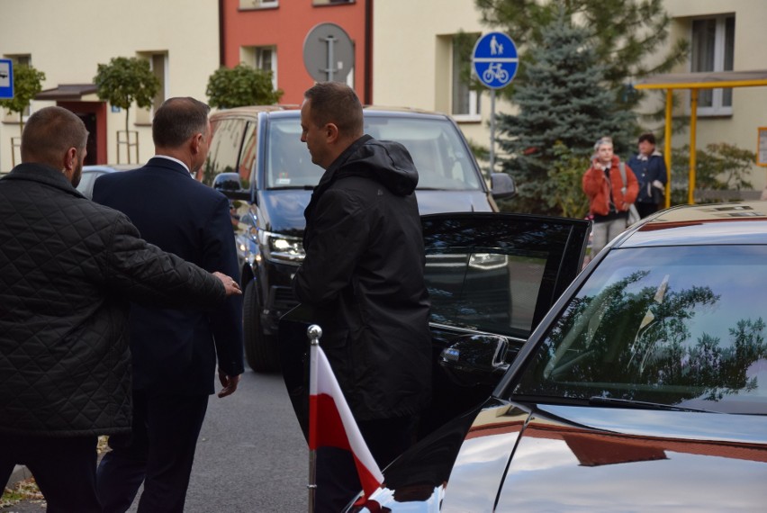 Oświęcim. Prezydent Andrzej Duda odwiedził w domu poszkodowanego w kolizji chłopca [AKTUALIZACJA. ZDJĘCIA]