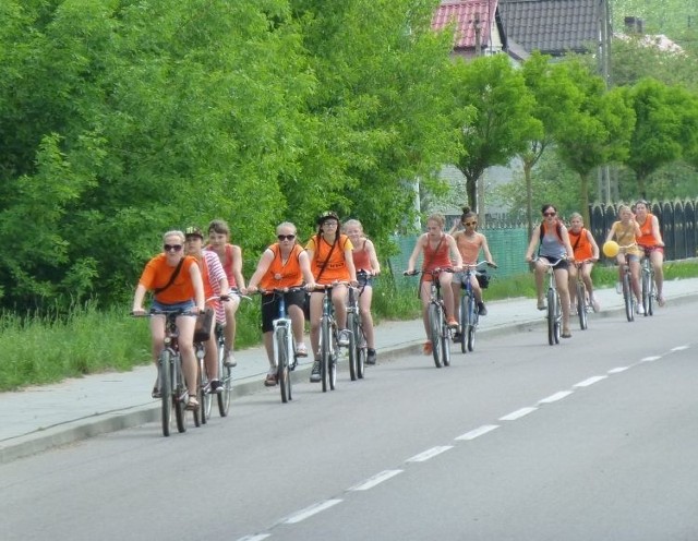 W sobotę w gminie Poświętne odbył się niezwykły rajd. Rowerzyści przejechali 25 km. Imprezę zorganizowała tamtejsza biblioteka.