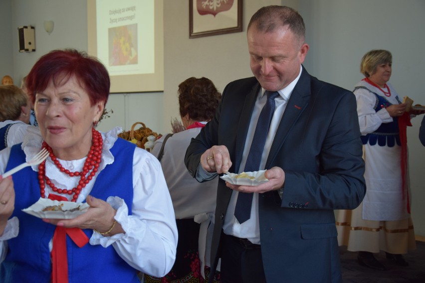 Kto nie wraca wspomnieniami do smaku babcinego żurku albo sernika? W Gorlicach uczyli, jak odtworzyć dawne smaki i kulinarne tradycje