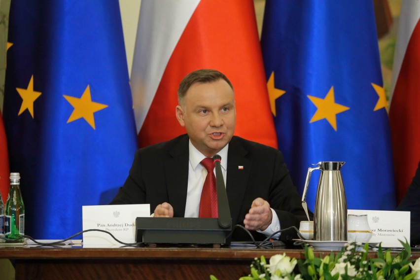 Prezydent Andrzej Duda podczas posiedzenia Rady Gabinetowej...