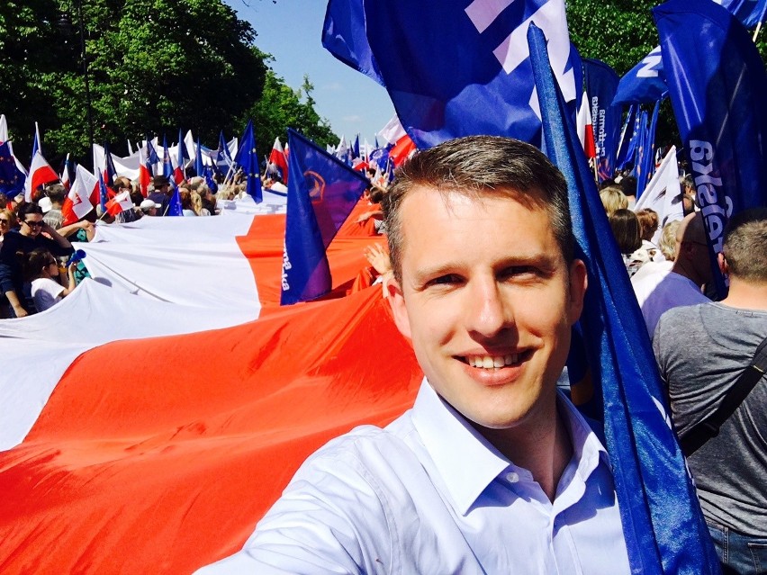 Arkadiusz Marchewka, poseł PO, na manifestacji w Warszawie