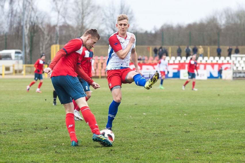 Gryf Słupsk - KTS-K Wikęd Luzino  2-0.