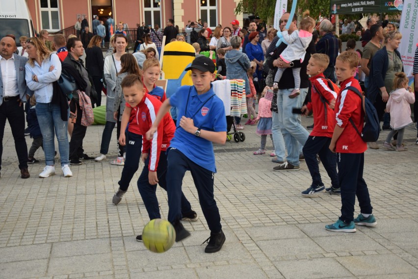 Najmłodsi fani Rakowa Częstochowa ZDJĘCIA Sukces drużyny świętowały na Placu Biegańskiego całe rodziny