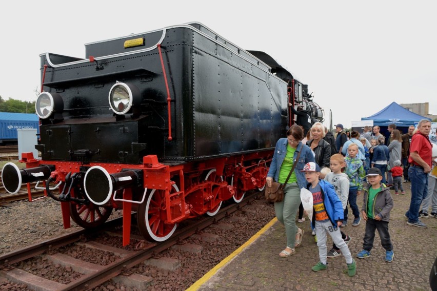 Uczestnicy VII Loko Pikniku w Żaganiu po brzegi wypełnili...