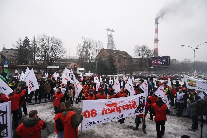 Protest górników kopalni Boże Dary w Katowicach: