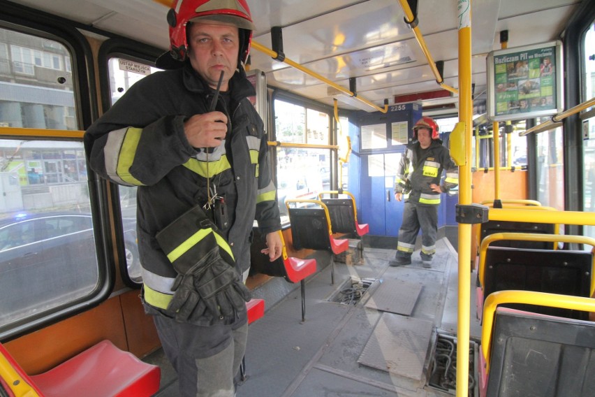 Pożar tramwaju przy placu Legionów