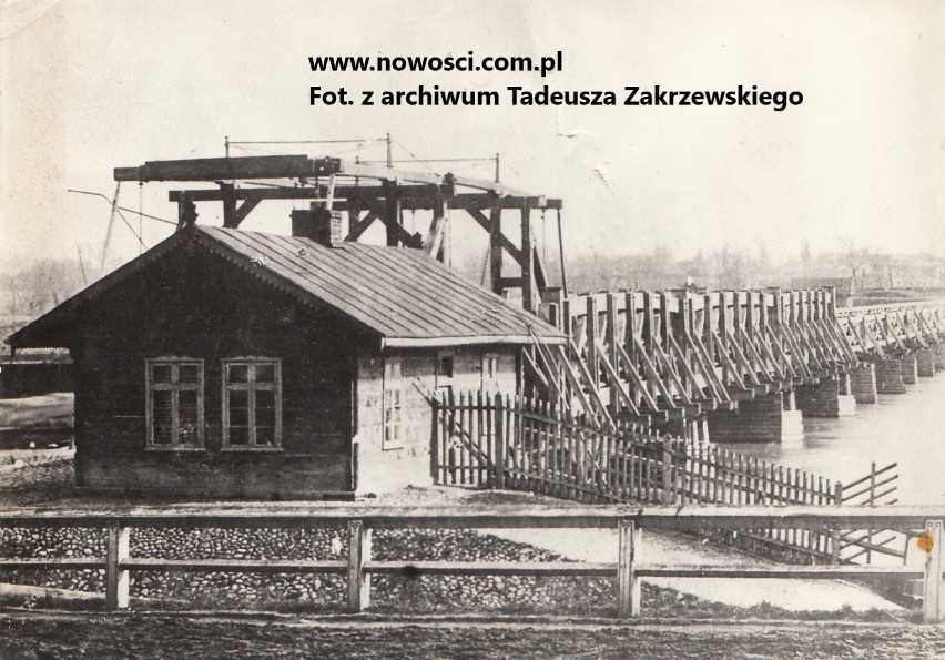 Ostatni toruński drewniany most, który spłonął w 1877 roku.