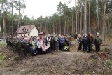 Ogólnopolska akcja sadzenia Lasów Pamięci Jana Pawła II. W Końskich posadzono drzewka i postawiono obelisk upamiętniający papieża