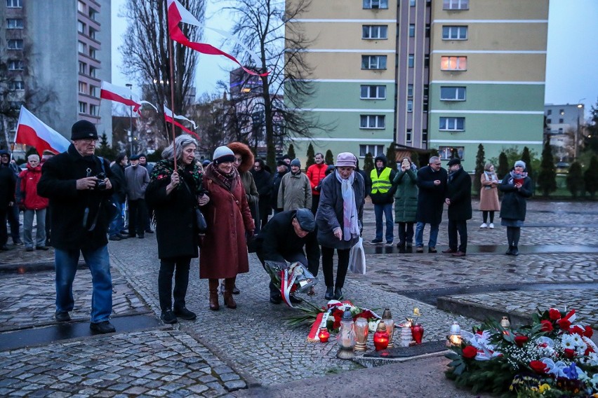9. rocznica katastrofy smoleńskiej na Pl. Solidarności