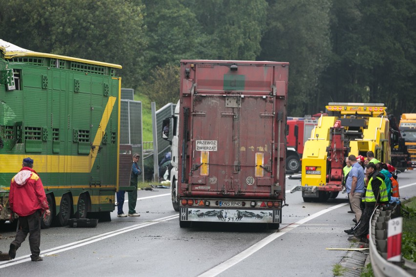 Wypadek w Bochni na DK 94. Nie żyją dwie osoby [ZDJĘCIA, WIDEO]