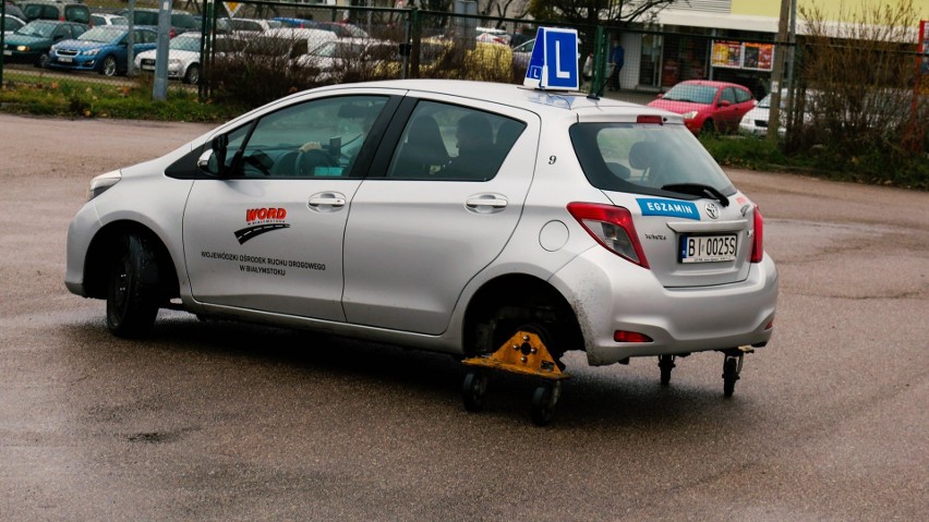 Akcja WORD Białystok. Jak nie być (Nie)Bezpiecznym Młodym Kierowcą? [zdjęcia]