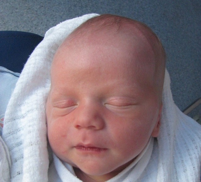 Jakub Jan Krysik urodził się 20 kwietnia, ważył 3620 g i mierzył 54 cm