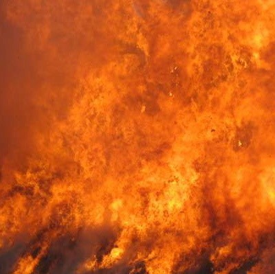 Pożar w Kunicach Żarskich. Zapaliła się piwnica jednego z domków jednorodzinnych. W wyniku pożaru zginęła kobieta.