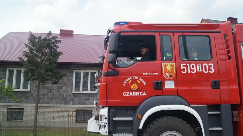 Dzień Strażaka w Czarncy. Świętowali druhowie z Ochotniczej Straży Pożarnej (ZDJĘCIA)