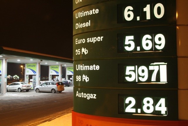 Takie ceny zanotowaliśmy w środowy wieczór na stacji paliw przy ulicy Jagiellońskiej w Kielcach.