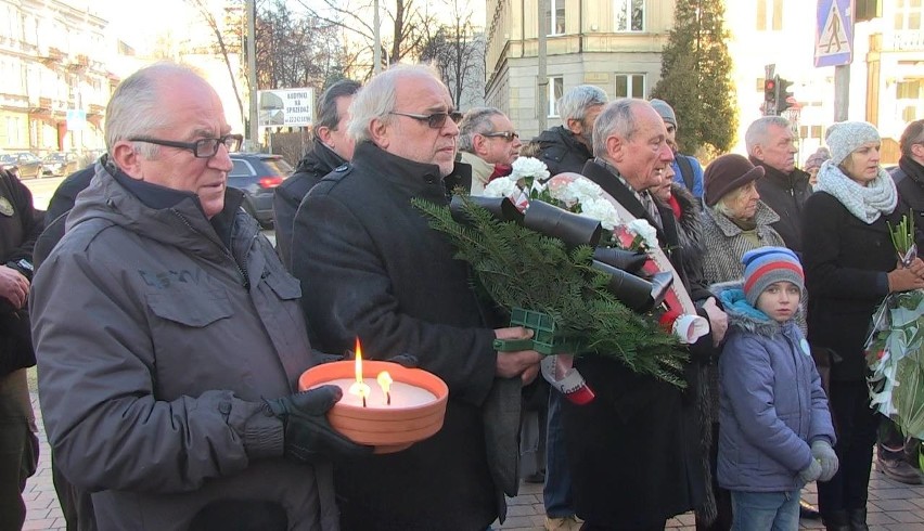 Dawni opozycjoniści z Radomia uczcili pamięć internowanych w...