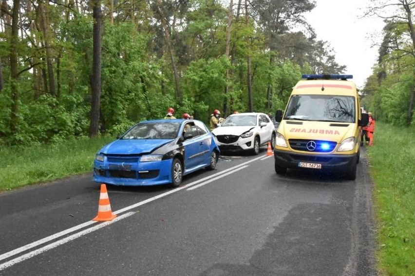 Wypadek na trasie między Śremem a Chrząstowem. Zderzyły się...