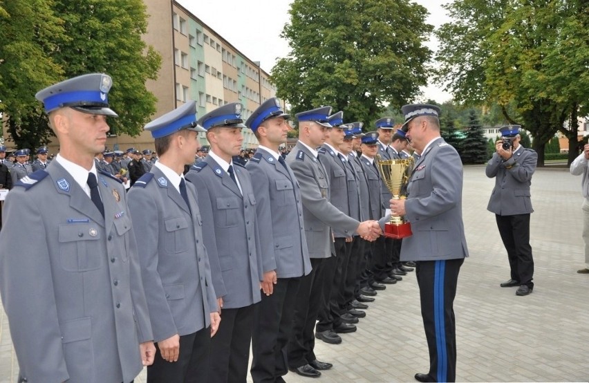 Podczas trzech dni zawodów policjanci prezentowali...