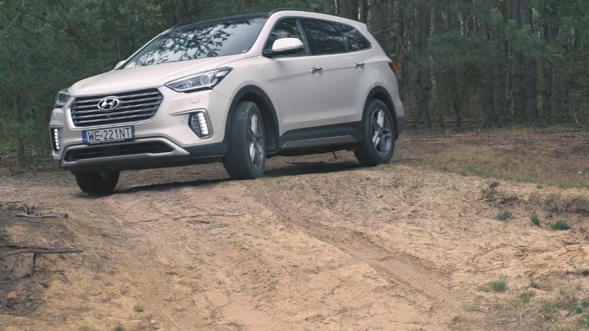 Hyundai Grand Santa Fe...