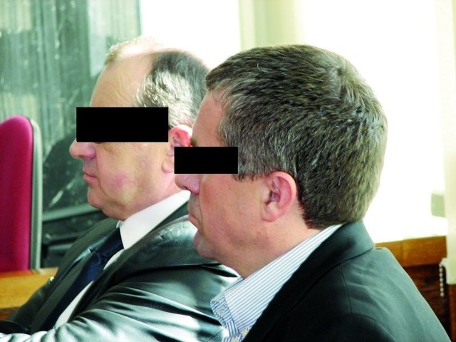 Tadeusz G. (z lewej) i Zbigniew G., współwłaściciele znanej hurtowni kosmetyków, przed Sądem Rejonowym w Suwałkach konsekwentnie odmawiali składania wyjaśnień