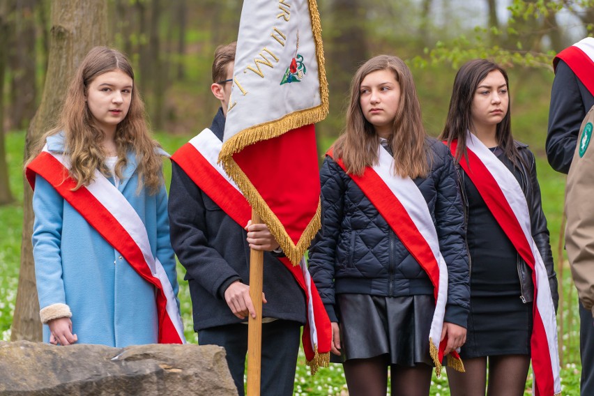 Nowy Sącz. Uczcili pamięć ofiar zbrodni katyńskiej i katastrofy lotniczej pod Smoleńskiem [ZDJĘCIA]