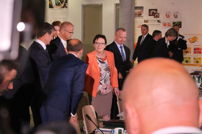Premier Ewa Kopacz podczas rozmów ze związkowcami