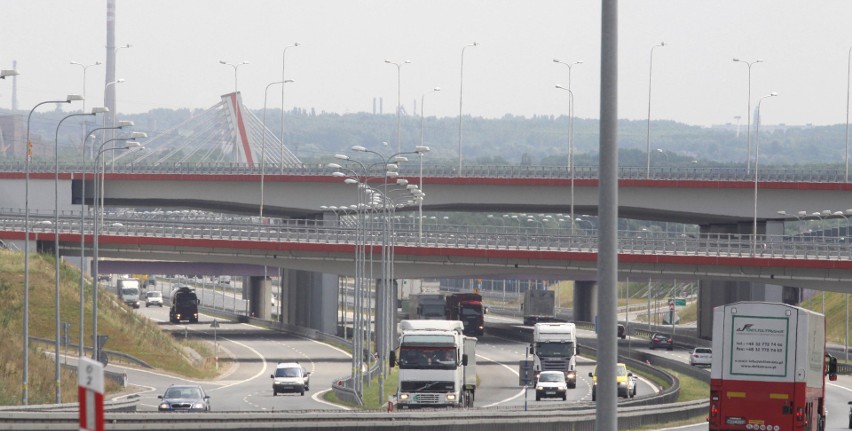 W Gliwicach krzyżują się dwie autostrady A1 i A4. To...