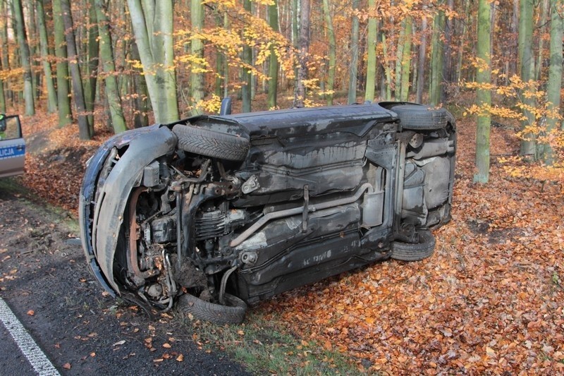 Wypadek na DK 11 między Bąkowem a Ligotą Górną.