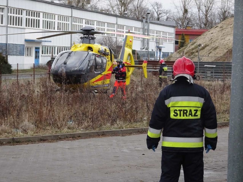 Wrocław: Wypadek na budowie pod Biedronką. Robotnik spadł z dużej wysokości. Helikopter w akcji