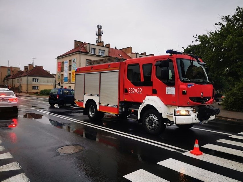 Wypadek na skrzyżowaniu ul. Piłsudskiego i Traugutta w...