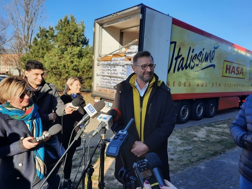 Do Radomia przyjechało 40 ton darów z Magdeburga. To pomoc z miasta partnerskiego dla uchodźców z Ukrainy, którzy są u nas - zobacz zdjęcia 