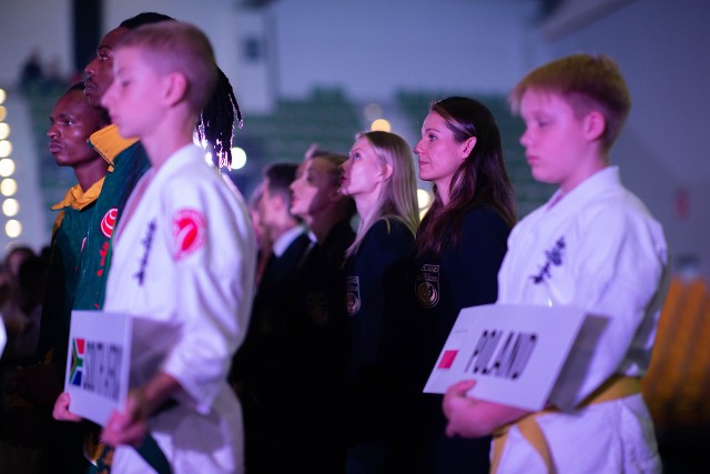 178 zawodników na maty VII Mistrzostw Świata Karate w Kategoriach Wagowych prowadziła młodzież trenująca karate z Kielc.