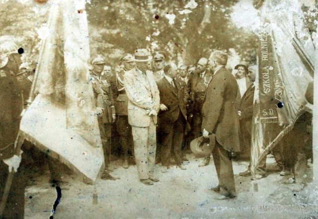 - Zamierzam oddać to zdjęcie do muzeum w Tarnobrzegu. Tam jest miejsce tej fotografii - dodaje tarnobrzeżanin.