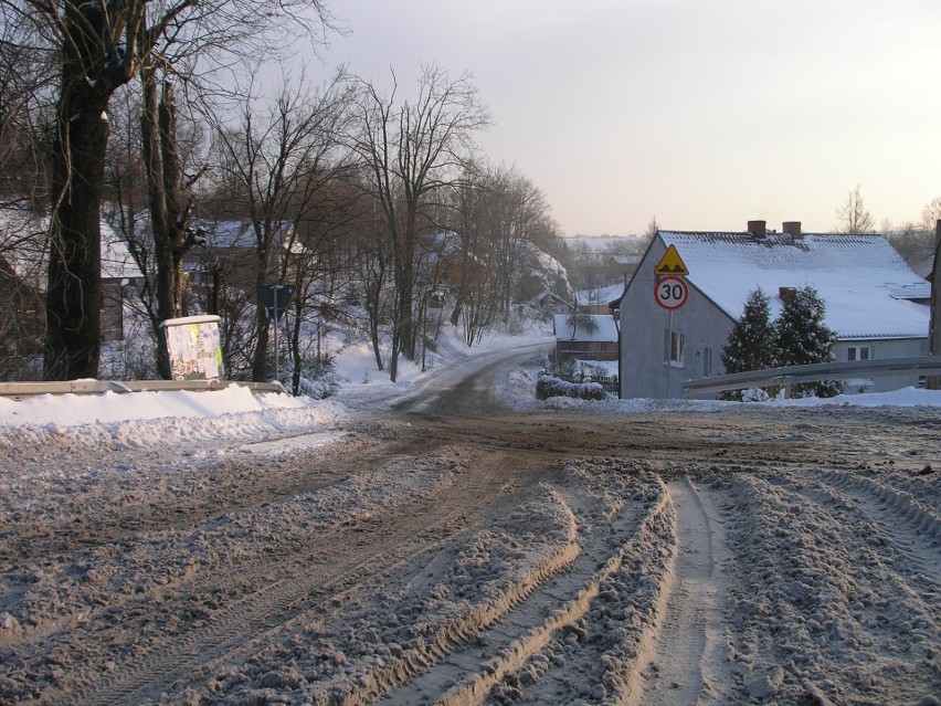 Wątpliwości z odśnieżaniem dróg i chodników w gminie Jerzmanowice-Przeginia