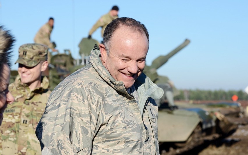 Ćwiczeniom przyglądali się Jarosław Mika, generał dywizji...