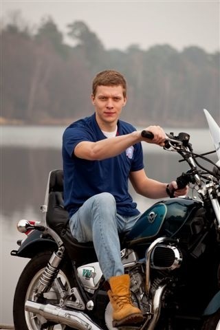 Do kalendarza, każdy z siatkarzy Jadaru Radom pozował na innym motocyklu. Na zdjęciu Paweł Mikołajczak