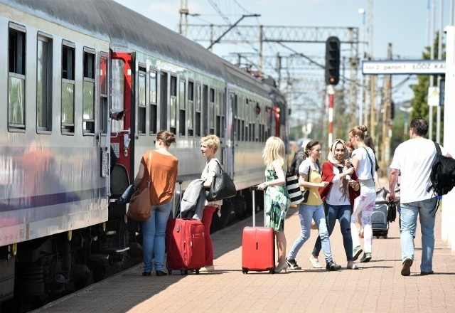 Rekordowa jest w tym roku liczba połączeń obsługiwanych przez PKP Intercity - w te wakacje to średnio 436 pociągów dziennie.
