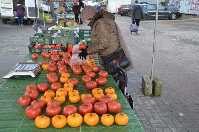 Sprawdź ceny owoców i warzyw na targu w Stalowej Woli