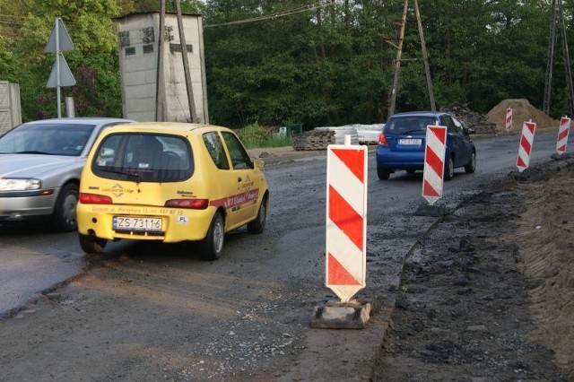 Dziury na drodze w Pilchowie.