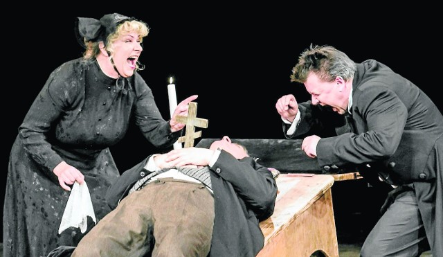Nowy Teatr ponownie wystawi spektakl komediowy „Wszyscyśmy z jednego szynela”.