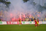 Są zniszczenia na Stadionie Miejskim. Race kibiców uszkodziły bieżnię [ZDJĘCIA]